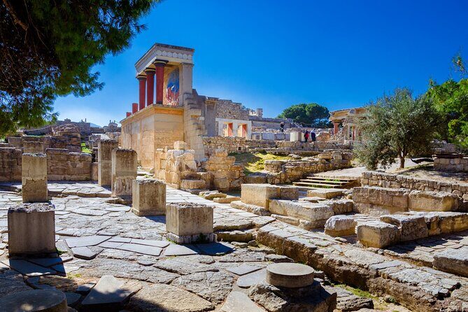 Private Tour Knossos Palace-Archaeological Museum-Heraklion Town - From Chania to Knossos: how the drive shapes your day