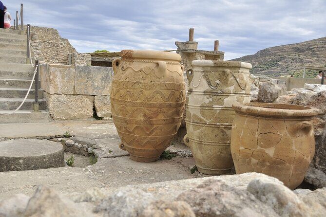 Private Tour Knossos Palace-Archaeological Museum-Heraklion Town - Heraklion city time around Lions Square and St. Titus Cathedral