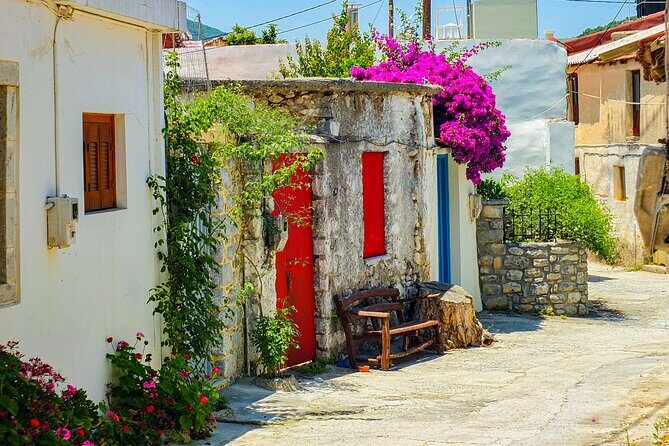 Private Tour of Crete with Knossos Palace and Lassithi Plateau - A private Crete day from Heraklion: how the 9.5-hour plan flows