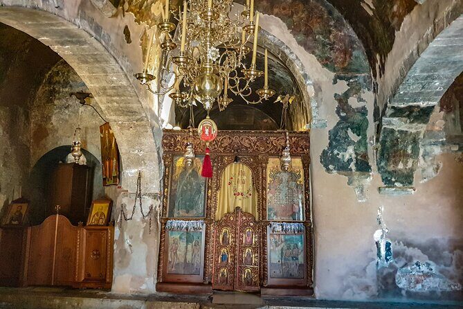 Private Tour of Crete with Knossos Palace and Lassithi Plateau - Choosing a traditional village (Avdou, Mochos, or Krasi)