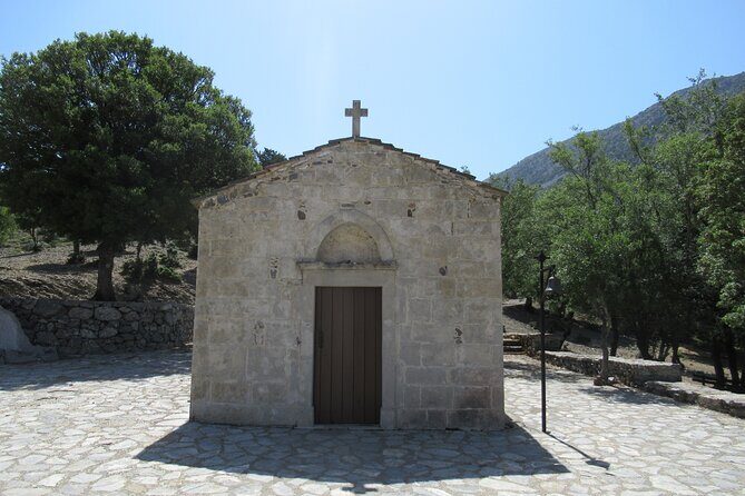Private Trekking Rouvas Gorge - Stop 1: Zaros—Your Trailhead With the Right Kind of Momentum