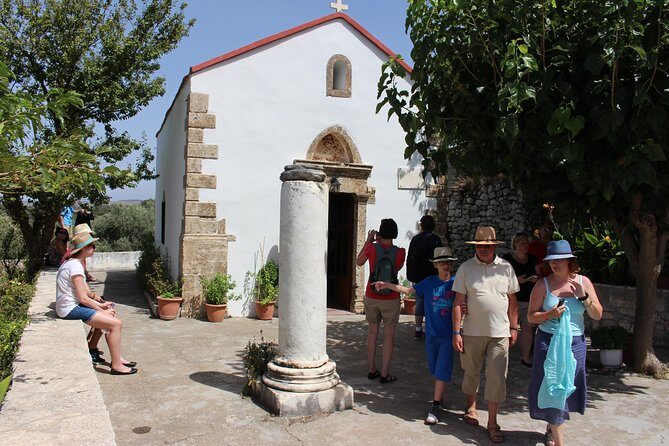 Rethymno - Margarites - Argyroupoli Day Trip - Stop 1: Margarites pottery village streets