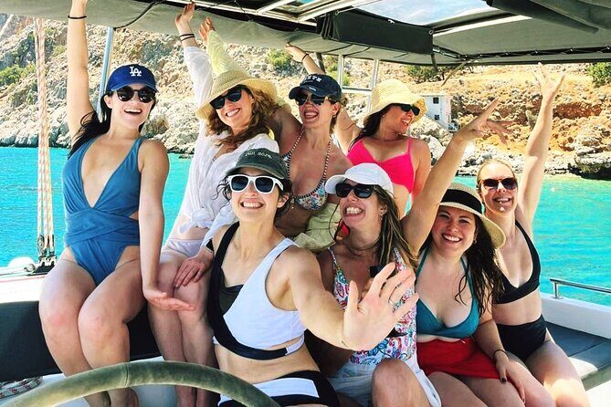 Rethymno: Private Catamaran Cruise with Lunch and Drinks - When a single bay is a plus, not a minus