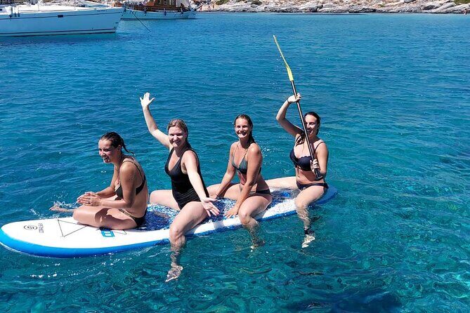 Sailing day to Dia island - Safety and the Calm Confidence of a Certified Crew