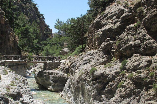 Samaria Gorge Trek: Full-Day Excursion from Heraklion with Guide - Boat to Sfakia and bus back to Heraklion: how the return works