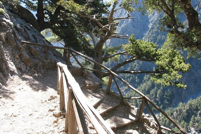Samaria Gorge Trek: Full-Day Excursion from Heraklion with Guide - Packing and pacing tips that make a difference on rocky trails