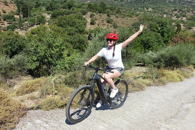 Small Villages and Cretan Nature. E-Bike tour - The coffee break that actually feels local