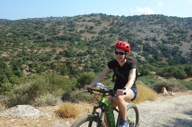 Small Villages and Cretan Nature. E-Bike tour - Off-road up, asphalt down: the skill level check