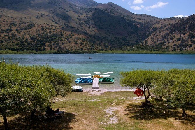 Winery Tour and Kourna's Lake from Rethymno - How the winery visit actually works (courtyard, gardens, production)